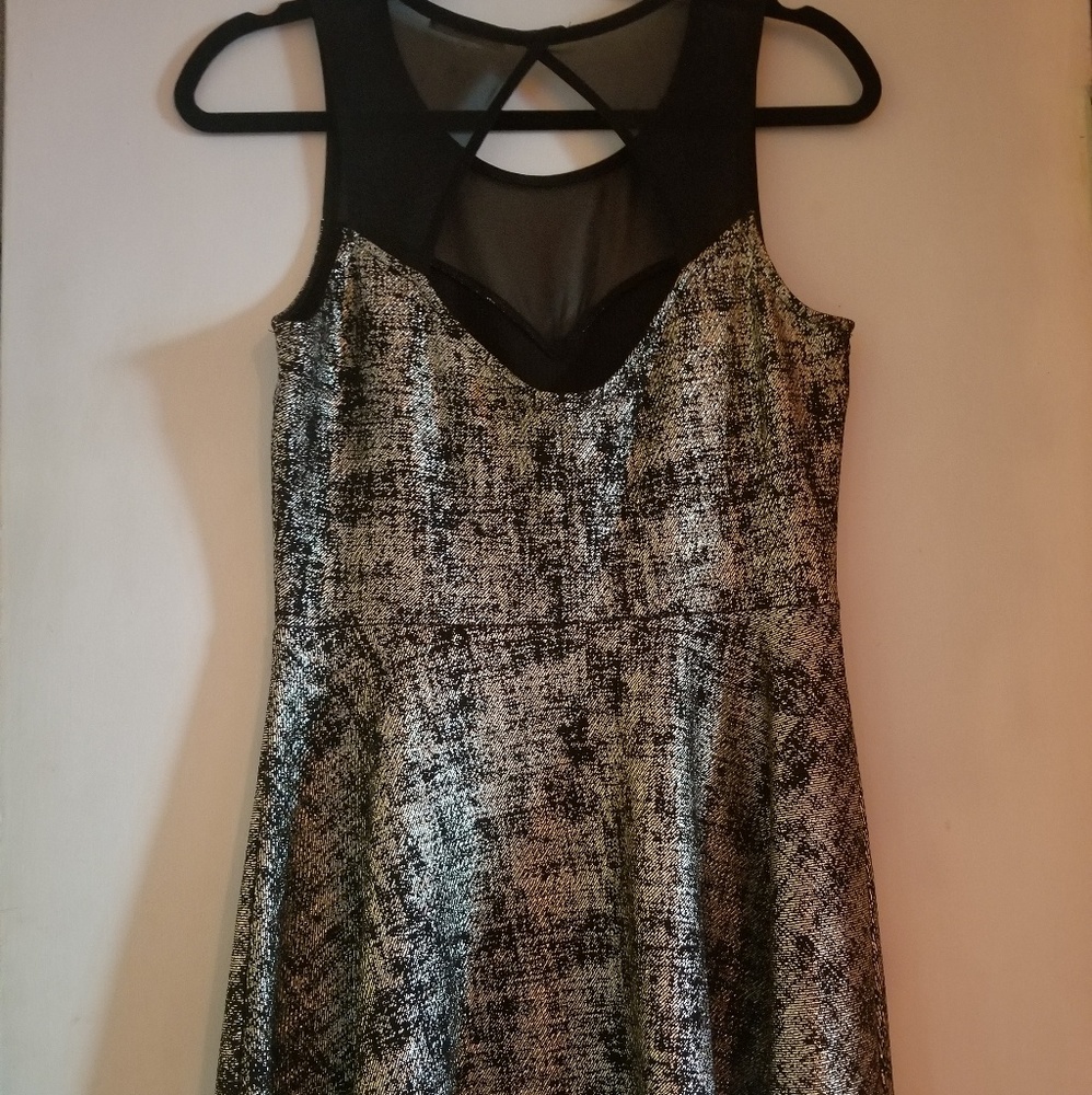 Dress - Picture 3 of 3
